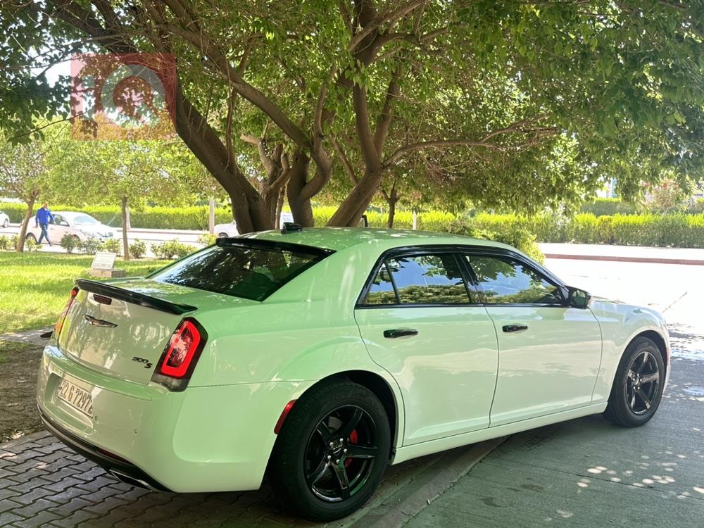 كرايسلر 300